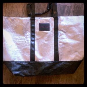 Like new VS weekender